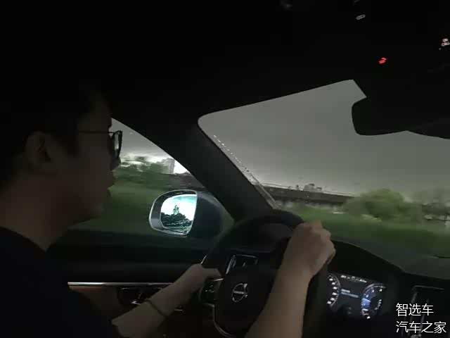等下了高速恍如捡了条命般!